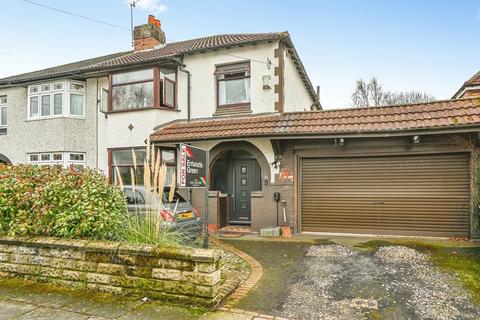 3 bed property, in Greenwood Road, £435,000