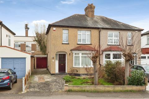3 bed property, in Argyle Gardens, £500,000