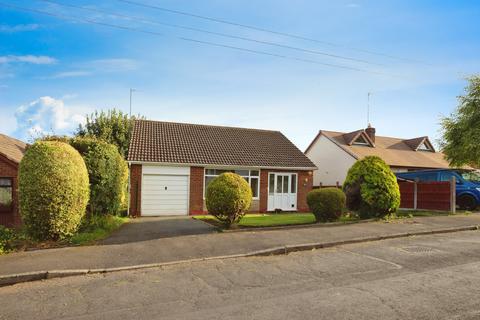 3 bed property, in Seven Acres Lane, £325,000