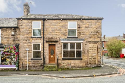3 bed property, in Halliwell Road, £120,000