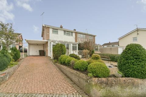 3 bed property, in Narrow Lane, £220,000