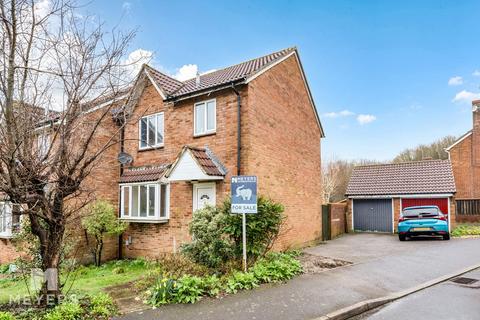 3 bed property, in Badbury Drive, £275,000