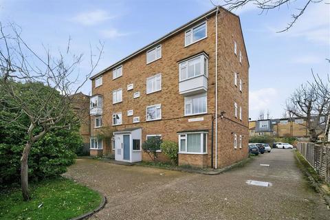 1 bed property, in Kingston Road, £249,950