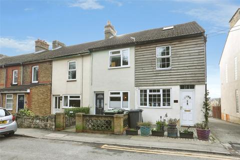 2 bed property, in Rochester Road, £260,000