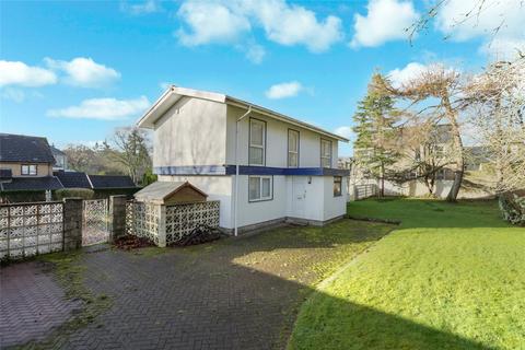 4 bed property, in Parkhead Road, £550,000