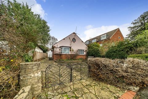 3 bed property, in Avenue South, £725,000