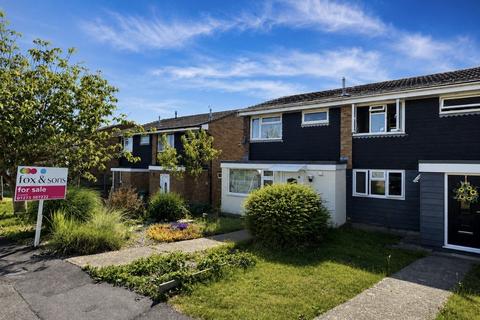 3 bed property, in Glynde Close, £280,000