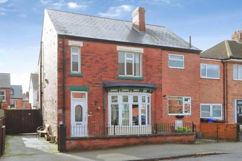 4 bed property, in Bromwich Road, £450,000