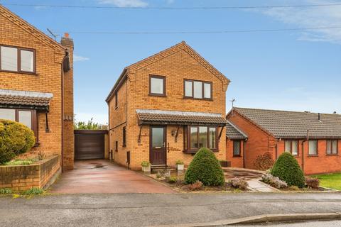 3 bed property, in Yeoman Avenue, £250,000