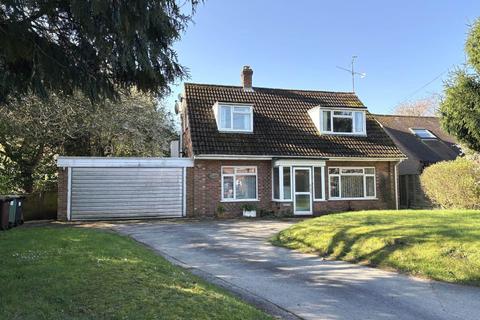 4 bed property, in Church Lane, £695,000