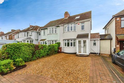 3 bed property, in Lower Road, £270,000