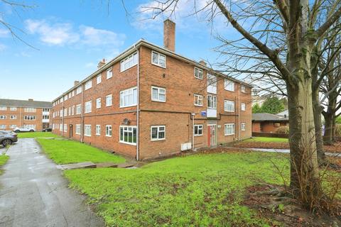 1 bed property, in Wolverhampton Street, £60,000