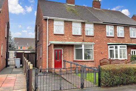 3 bed property, in Stephen Road, £180,000