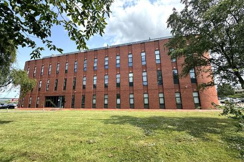 1 bed property, in Vicarage Farm Road, £70,000