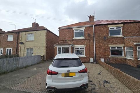 2 bed property, in Church Avenue, £70,000