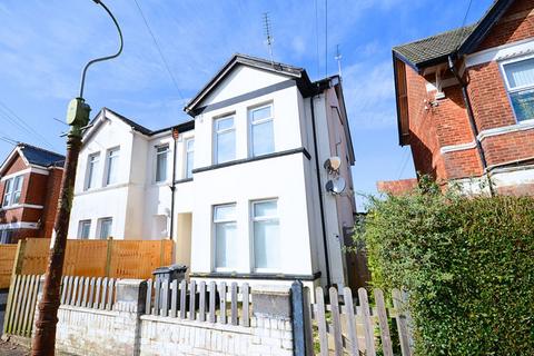 3 bed property, in Fortescue Road, £180,000