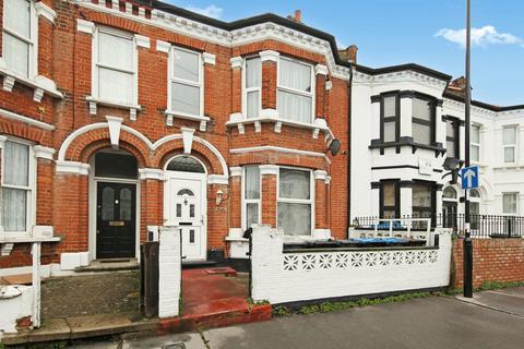 3 bed property, in Gonville Road, £500,000