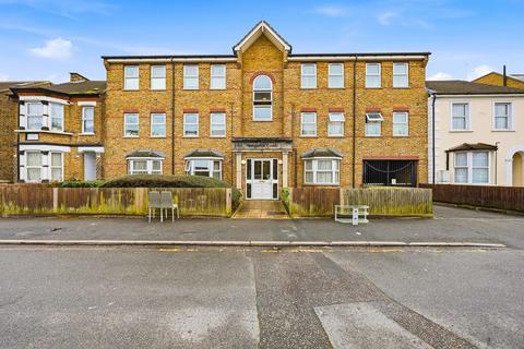 1 bed property, in Ingersoll Road, £212,000