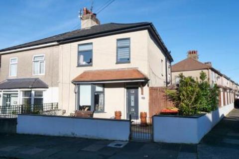 4 bed property, in Tomlinson Road, £250,000
