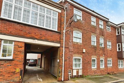 2 bed property, in Crocker Street, £120,000