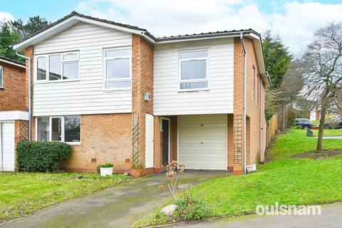 5 bed property, in Chancellors Close, £575,000