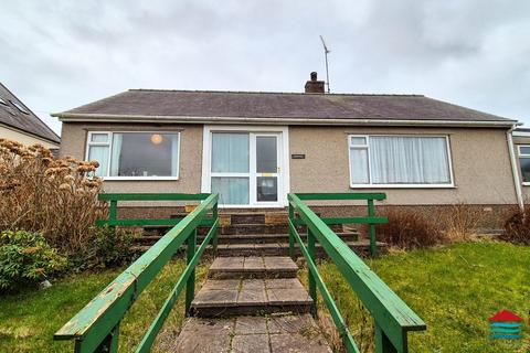 2 bed property, in Morfa Nefyn, £265,000