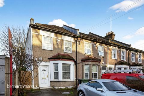 3 bed property, in Kangley Bridge Road, £525,000