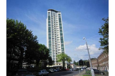 1 bed property, in Nightingale Vale, £160,000