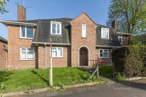 1 bed property, in Waterman Road, £110,000