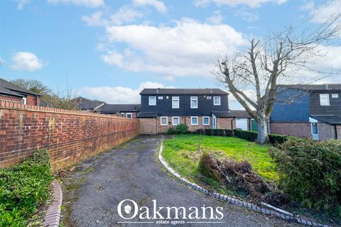 2 bed property, in Primrose Gardens, £190,000
