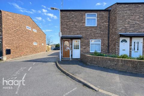 1 bed property, in Lych Gate Walk, £225,000