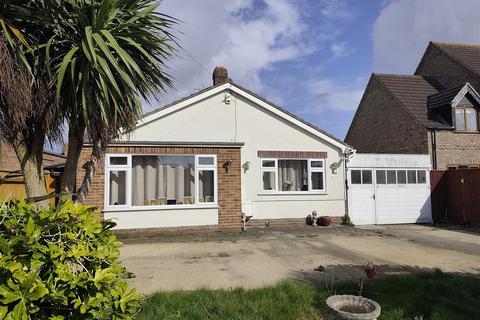 3 bed property, in Woolram Wygate, £280,000