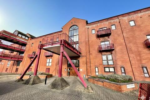 2 bed property, in Navigation Way, £115,000