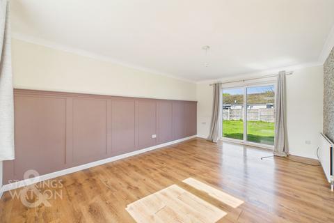 3 bed property, in Beech Close, £260,000