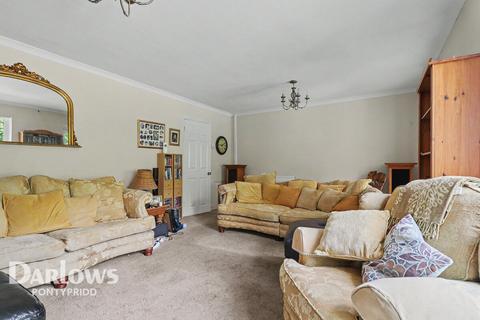 4 bed property, in Nant Y Dall Avenue, £375,000