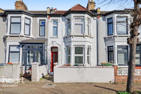 3 bed property, in Sixth Avenue, £475,000
