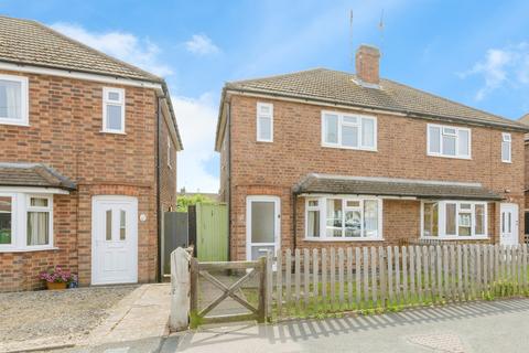 3 bed property, in Maple Avenue, £135,000