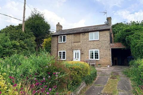 4 bed property, in High Street, £300,000