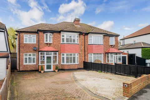 5 bed property, in Thorndon Gardens, £899,950