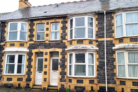 3 bed property, in Brook Terrace, £185,000