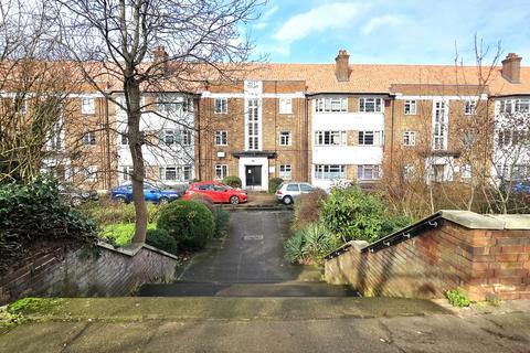 2 bed property, in West Court, £450,000