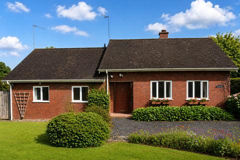 3 bed property, in Kimbolton, £450,000