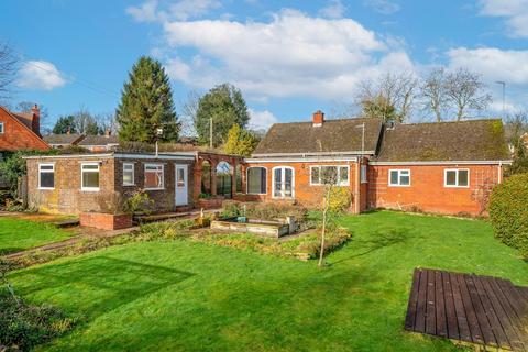 3 bed property, in Kimbolton, £450,000