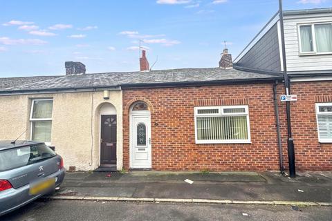 2 bed property, in Devonshire Street, £69,000