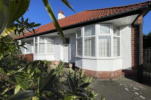2 bed property, in Clyvedon Rise, £250,000