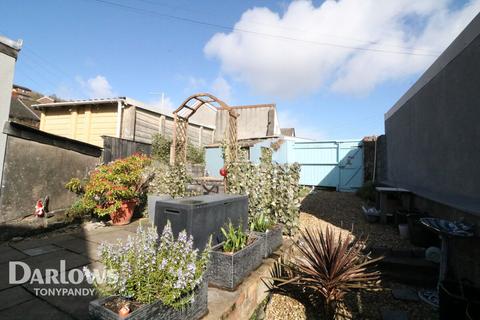 3 bed property, in Elm Street, £130,000