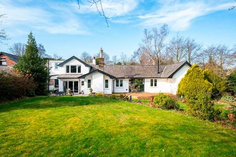 4 bed property, in Liverpool Road, £645,000