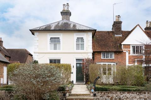 4 bed property, in Piccotts End, £1,150,000