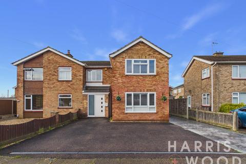 4 bed property, in St. Monance Way, £350,000