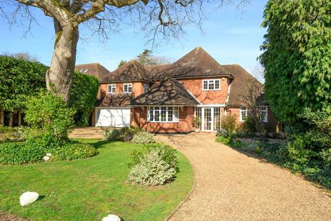 4 bed property, in Ireton Avenue, £1,895,000